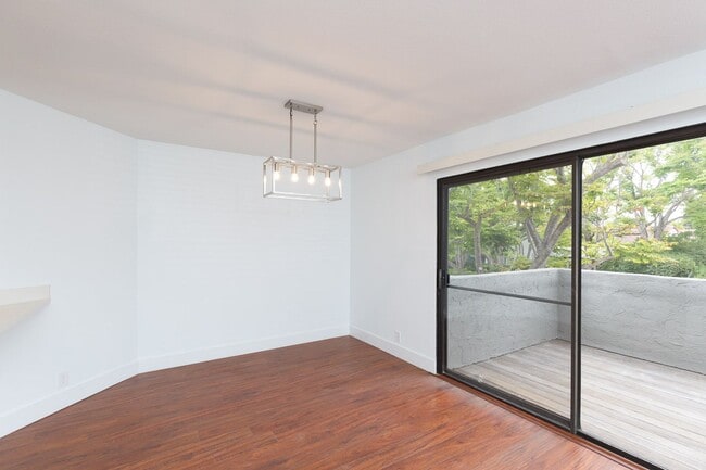 Building Photo - 2 bed, 2 bath Townhome – LA JOLLA/UTC