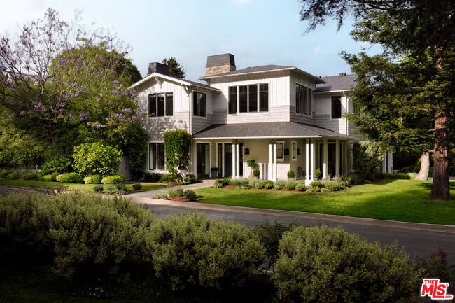Building Photo - 800 Greentree Rd