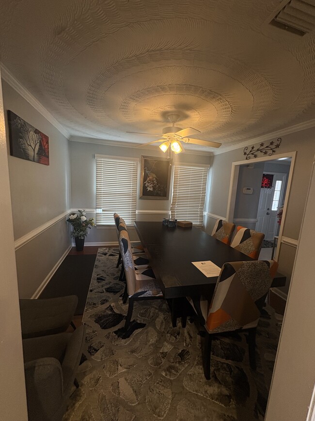 Building Photo - Andrew property