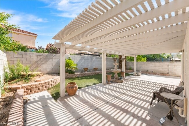 Building Photo - 9522 Arrowhead Falls Ct