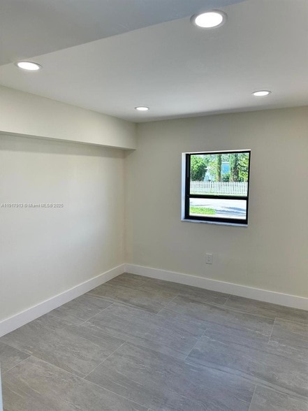 Building Photo - 161 SW 52nd Ct