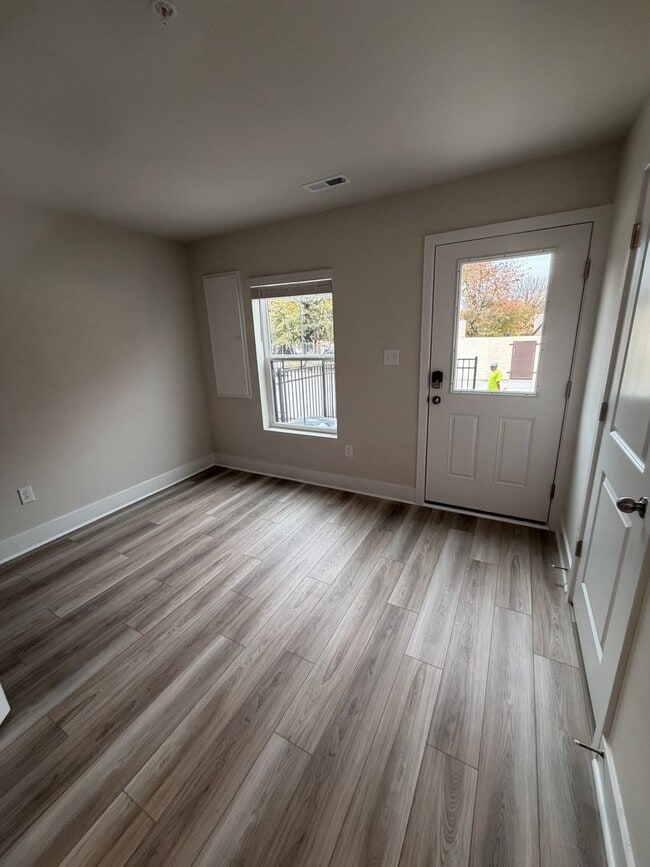 Building Photo - Newly Constructed 3bed/3.5 bath Townhome available now!