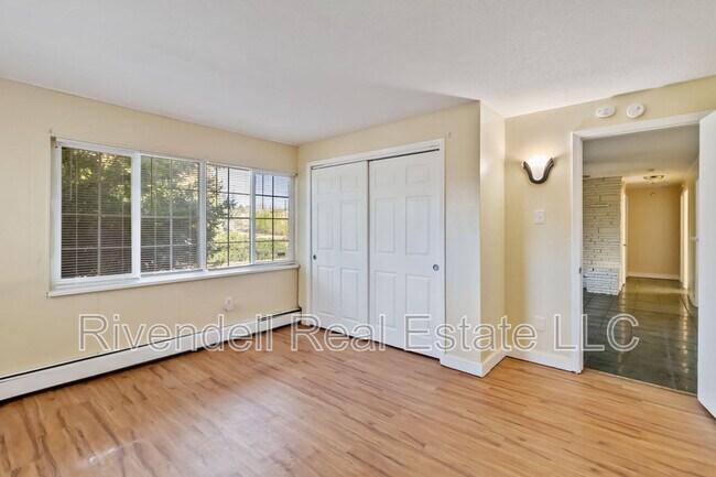 Building Photo - 14920 E 22nd Ave