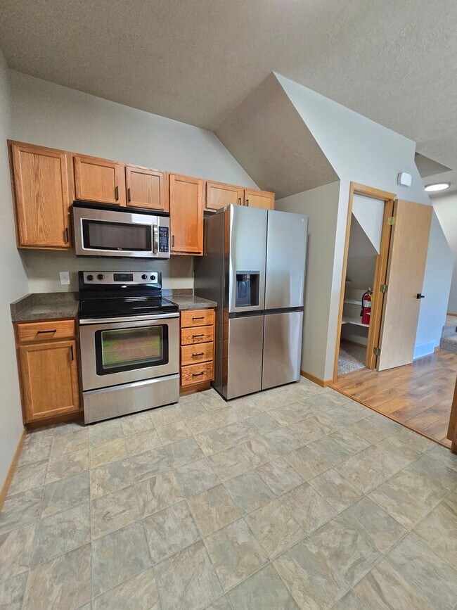 Building Photo - Beautiful Condo!!!