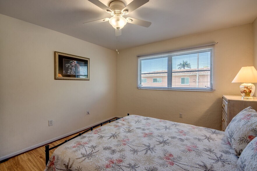 Building Photo - 909 SE 46th Ln