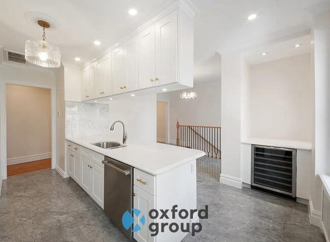 Building Photo - East 76th Street