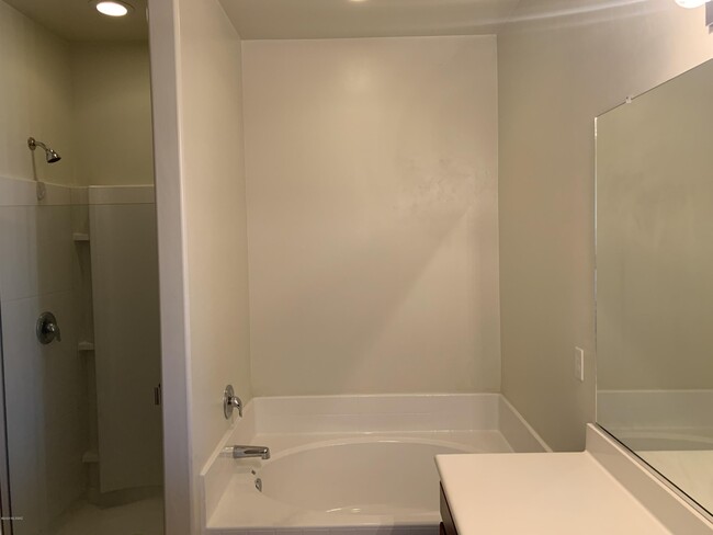 Building Photo - 14195 N Dart Point Way