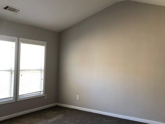 Building Photo - 2268 White Alder Dr NE