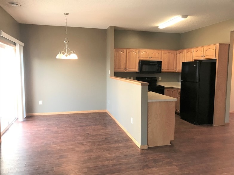 Building Photo - 2138 Willow Trl