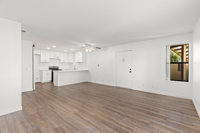 Building Photo - 433 Autumn Dr