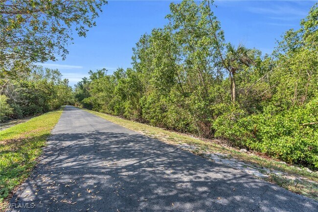 Building Photo - 5550 Heron Point Dr