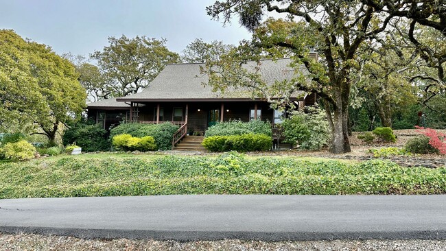 Primary Photo - Beautiful 3bd/3ba Home With Vineyard Views!