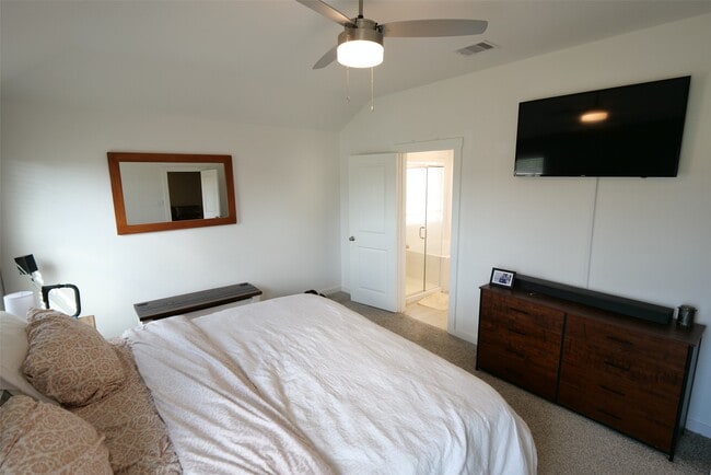 Building Photo - 1303 Lucciola Ln