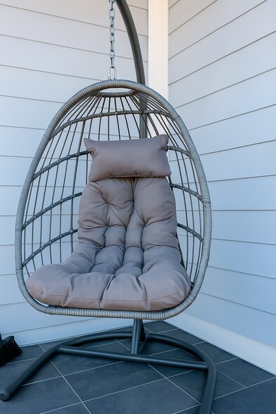 Building Photo - 663 1st Ln