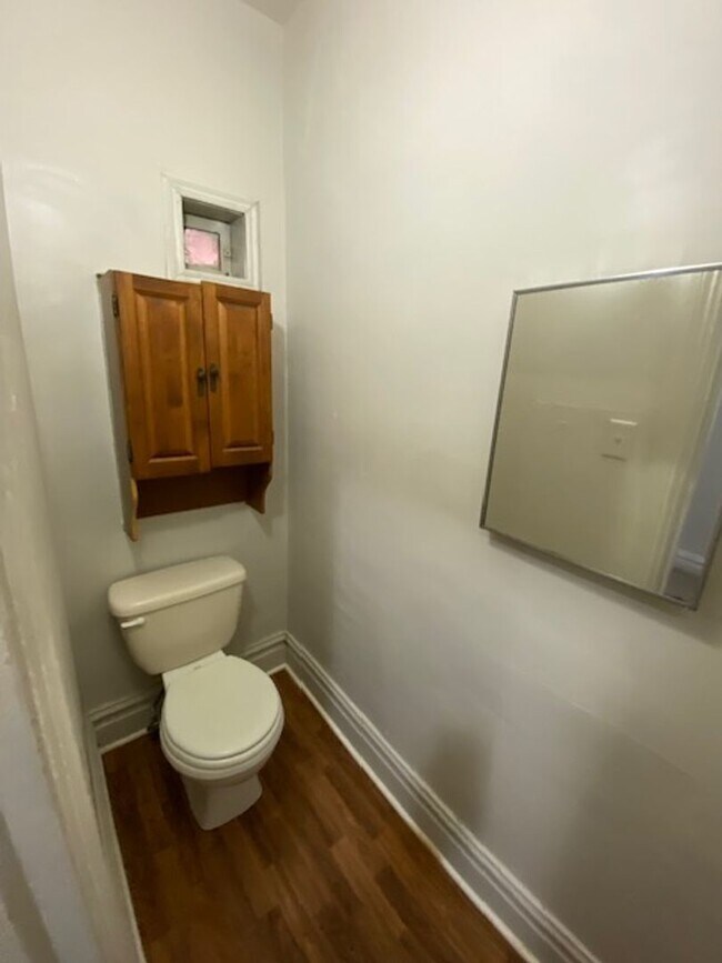 Building Photo - 5 Bedroom house harrisburg for rent 1,200 a month