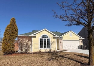 Building Photo - 3236 Bluefield Pl