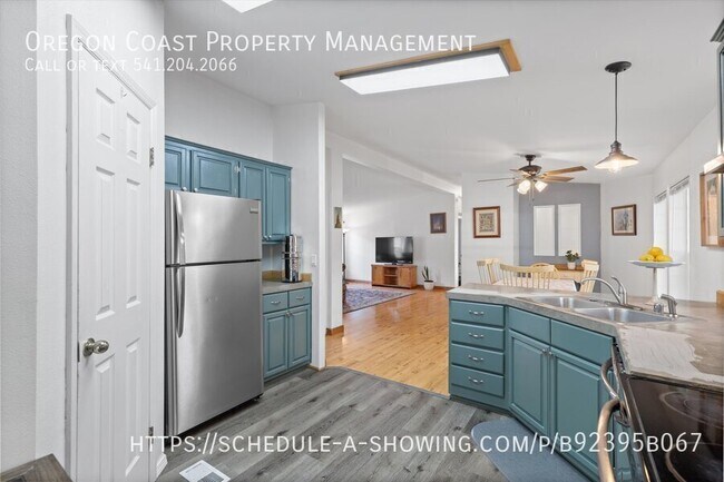 Building Photo - 2347 N Chinook Ln
