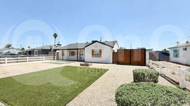 Building Photo - 2607 W San Miguel Ave