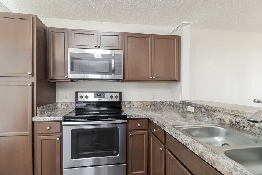 Building Photo - 1032 Kelly Creek Cir