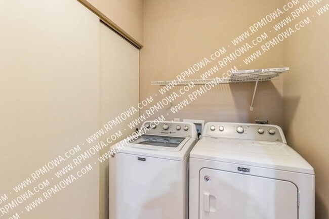 Building Photo - 1307 SE University Ave