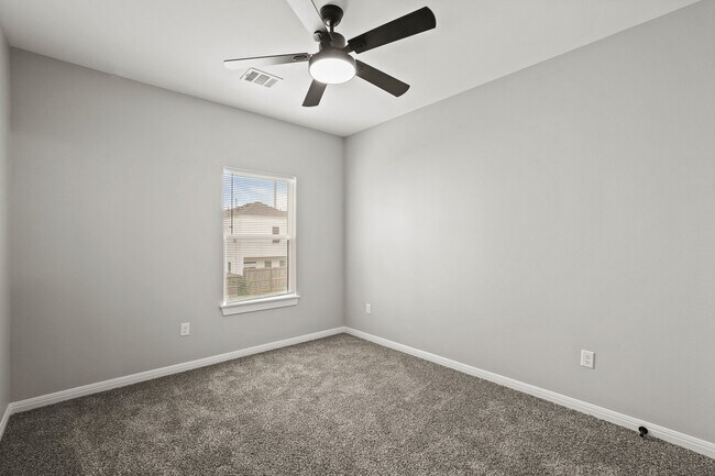 Building Photo - 2113 St Charles St