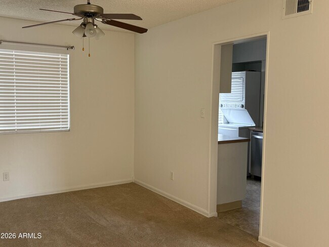 Building Photo - 7141 N 16th St