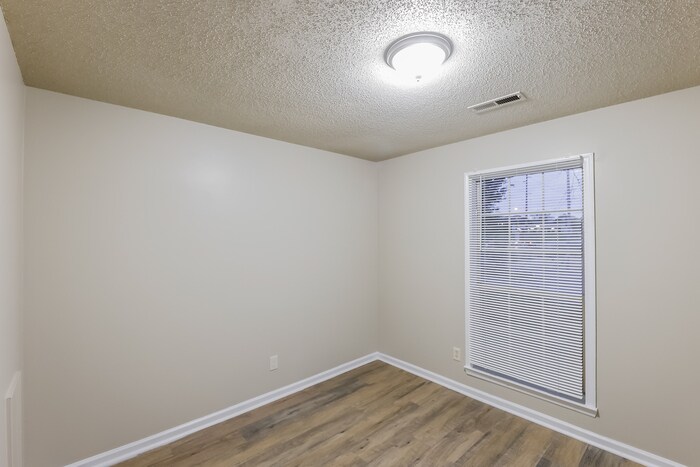 Building Photo - 100 Springview Ln