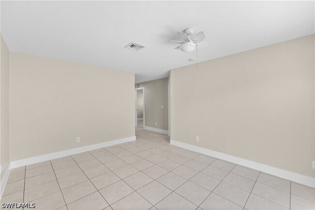 Building Photo - 909 Jaguar Blvd
