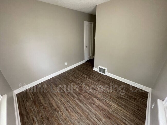 Building Photo - 1629 Talisman Ln