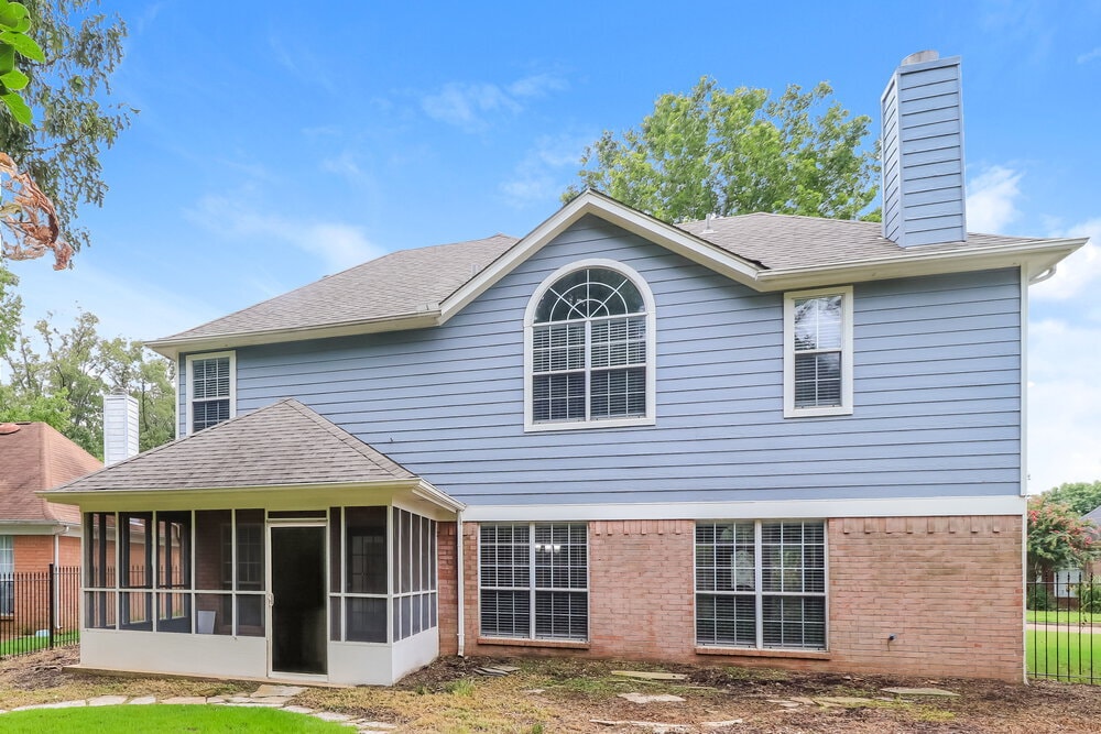 Building Photo - 10076 Woodland Grove Dr