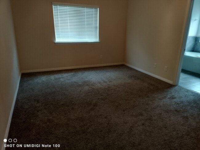 Building Photo - 21354 Somerset Shores Crossing