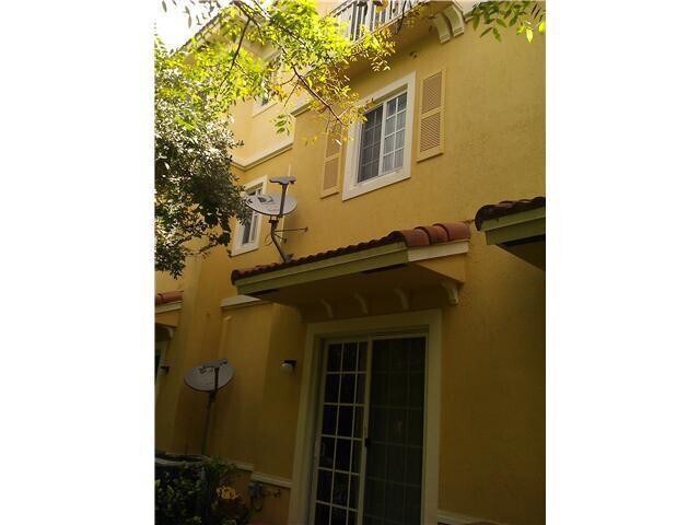 Building Photo - 2618 SW 81st Terrace
