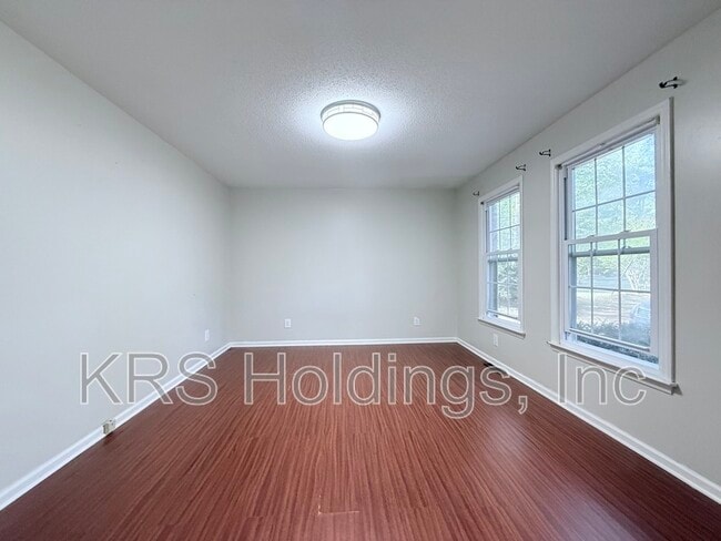 Building Photo - 8329 Bells Lake Rd