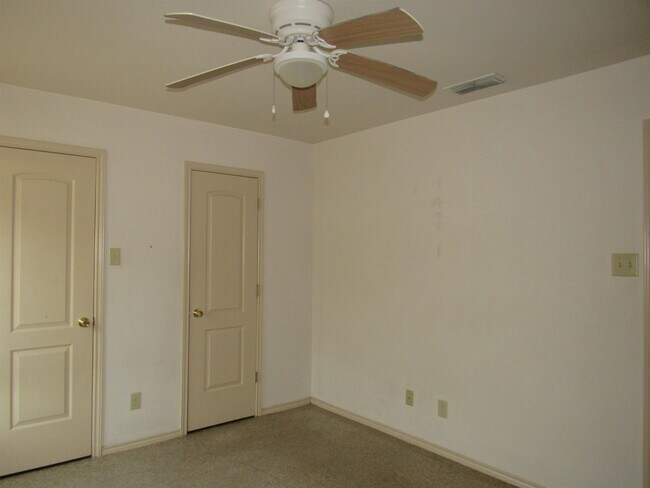 Building Photo - 1804 Juarez Ave
