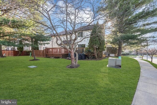 Building Photo - 2 Leicester Ln