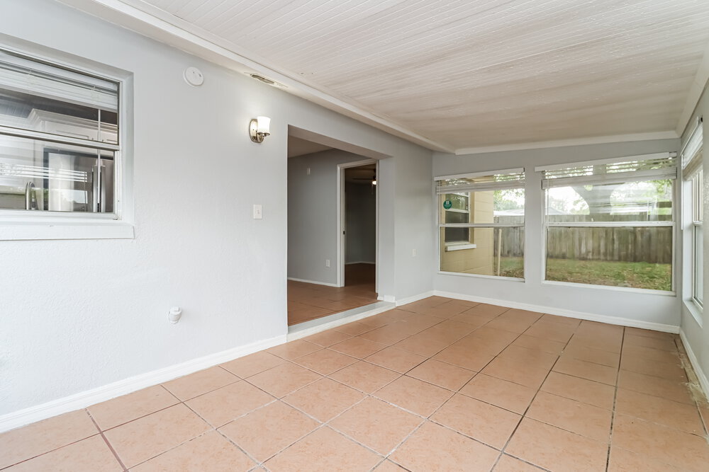 Building Photo - 14609 Knoll Ridge Dr