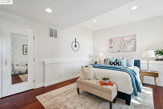 Building Photo - Berkeley Hills Beauty with Bay Views & Ele...