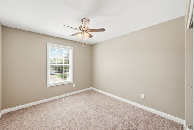 Building Photo - 305 Shadow Trace Dr