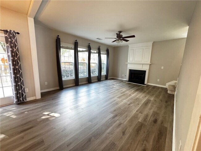 Building Photo - 2530 Vistoria Dr