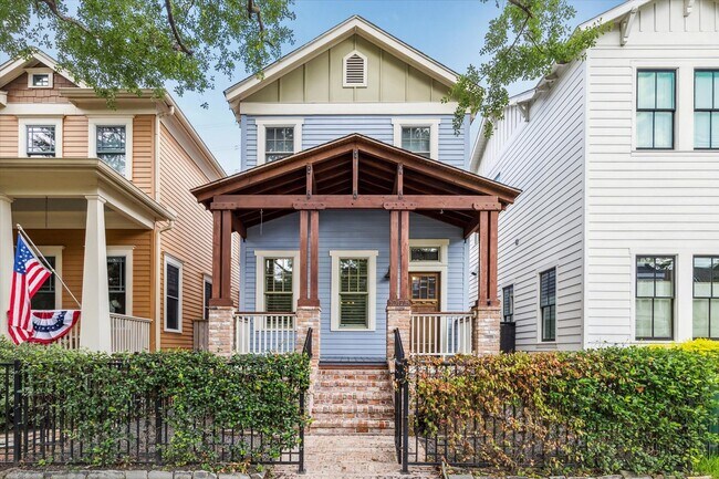 Primary Photo - 1017 Waverly St