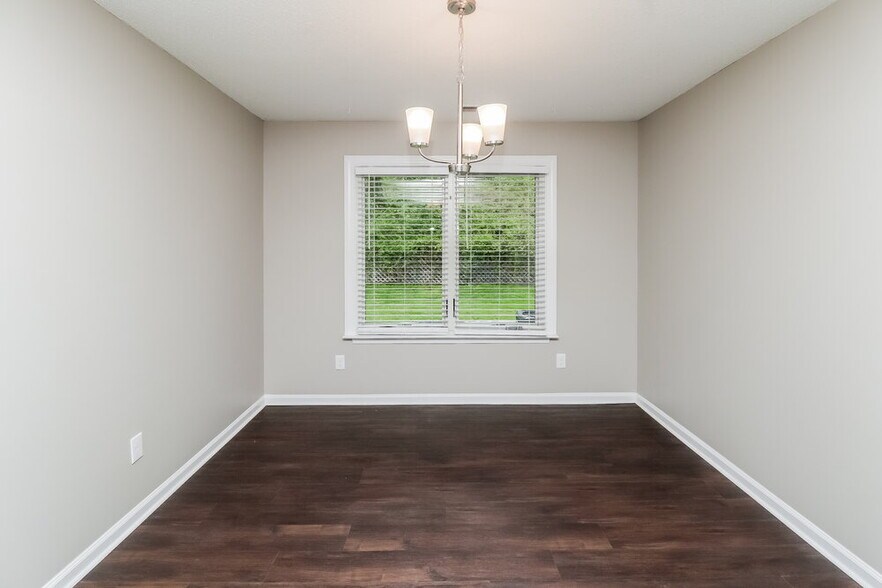 Building Photo - 115 Red Tip Ln