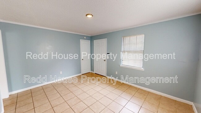 Building Photo - 111 Nann St