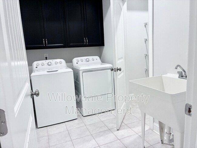 Building Photo - 1309 Little Hills Dr