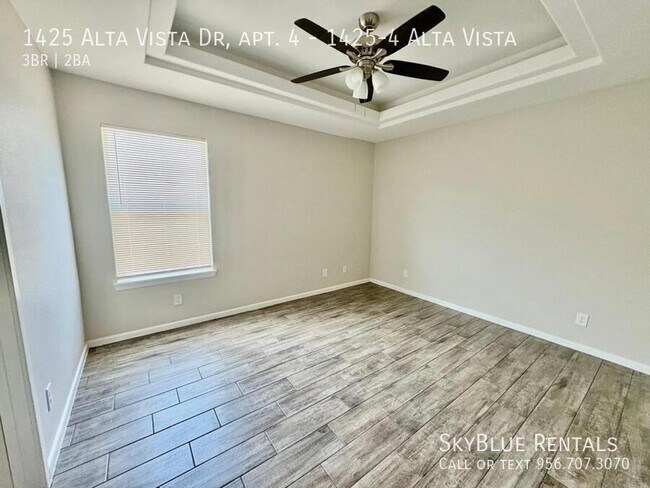 Building Photo - 1425 Alta Vista Dr