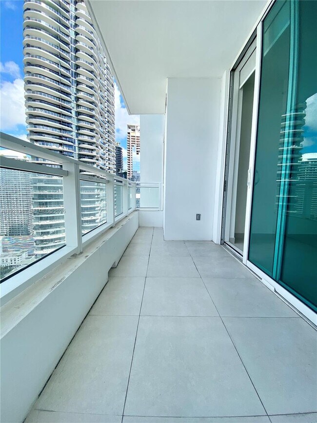 Building Photo - 1080 Brickell Ave