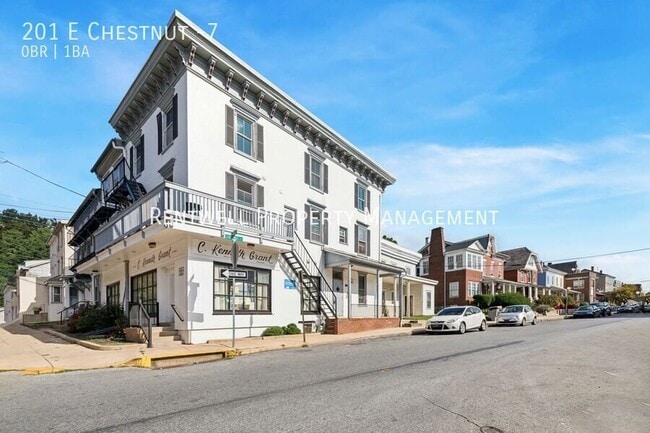 Building Photo - 201 E Chestnut St