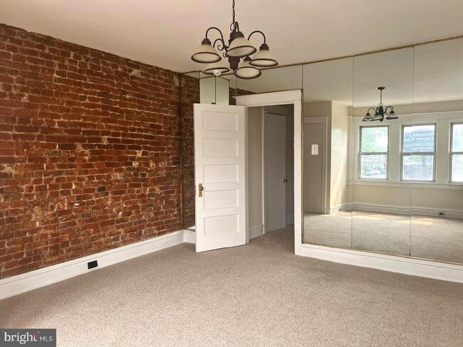 Building Photo - 303 Vernon Rd