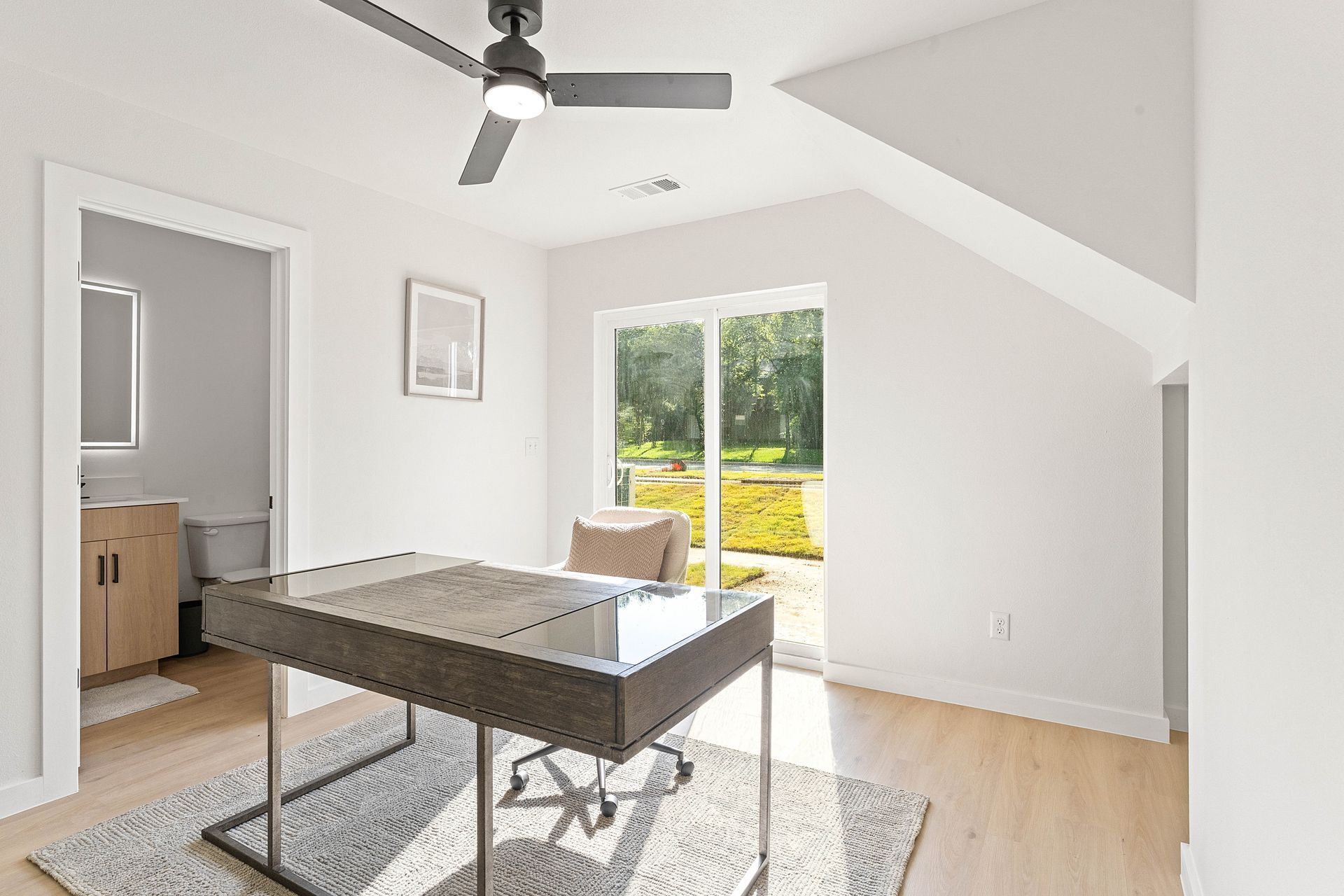 Building Photo - 1985 Vale Ave