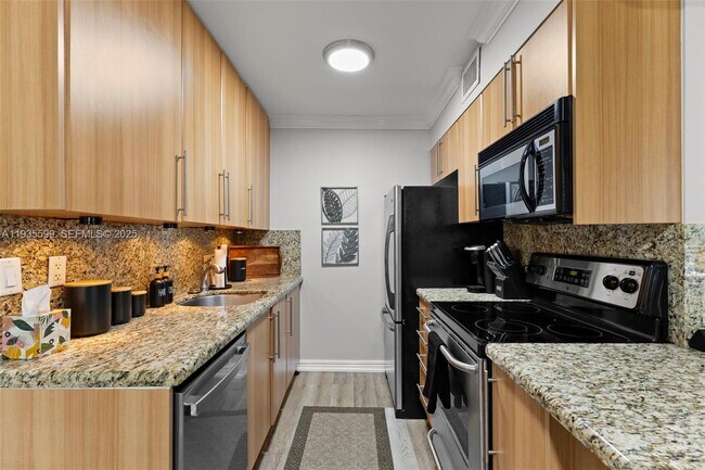 Building Photo - 1125 NE 16th Pl