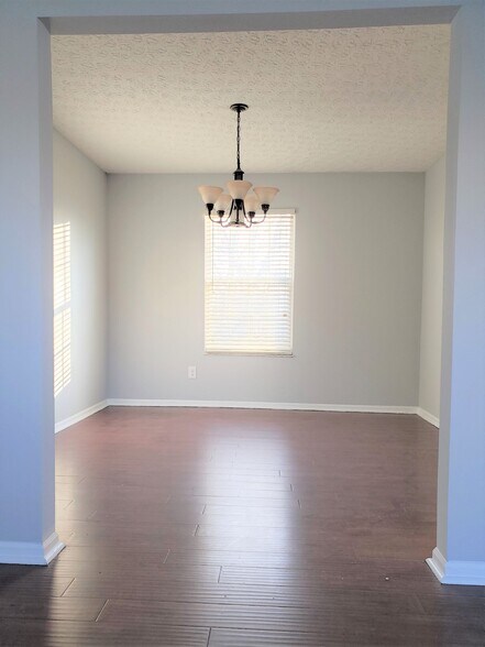 6 Dining Room 1b sm - 2193 Jarrow Dr
